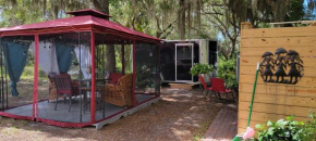 Sleep Birds glamping trailer 5min to the beach